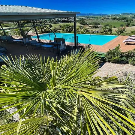 Fabulous Foliage In Extensive Grounds You Will Love Staying Here In Paradise