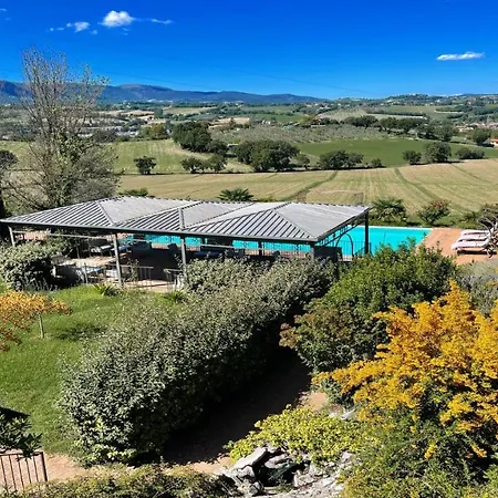 Fabulous Foliage In Extensive Grounds You Will Love Staying Here In Paradise *