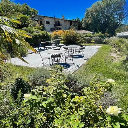 Fabulous Foliage In Extensive Grounds You Will Love Staying Here In Paradise *