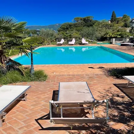 Fabulous Foliage In Extensive Grounds You Will Love Staying Here In Paradise Colle Umberto (Umbria)